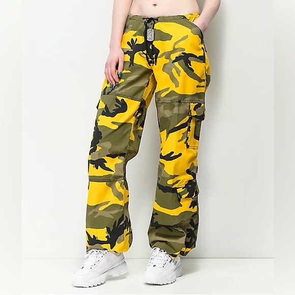 NWOT YELLOW CAMO CARGO PANT - Picture 2 of 6